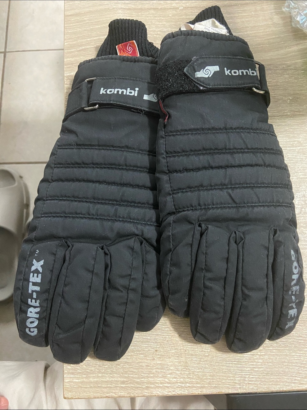 Vintage Kombi Ladies Medium Gore-Tex Gloves